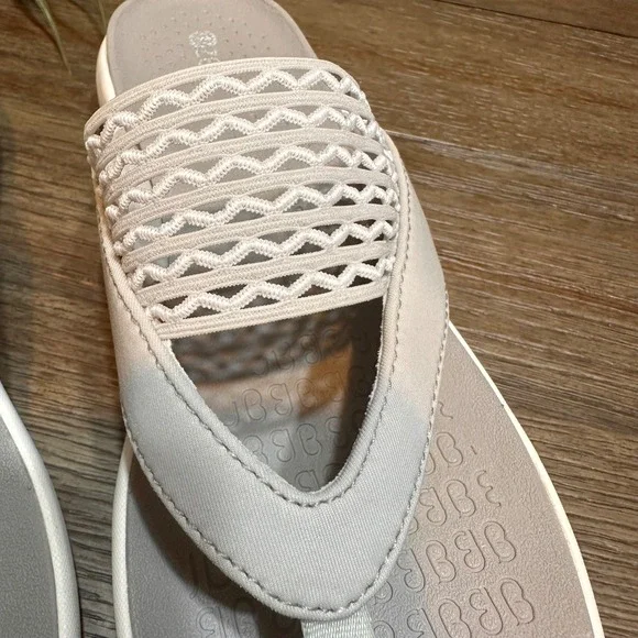 Bzees Cabana Women's Thong Sandals‎ Walking Comfort Gray Size 9.5M - Picture 2 of 9